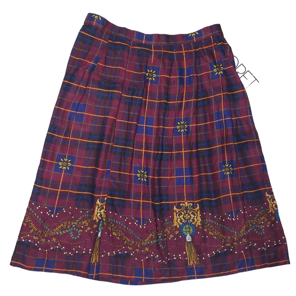 Koret Skirt Plaid With Design On Bottom Button Closure